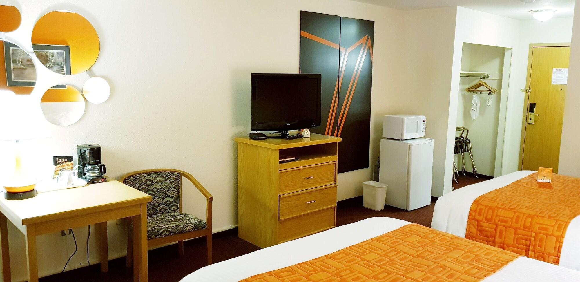 Howard Johnson By Wyndham Fort St. John Esterno foto