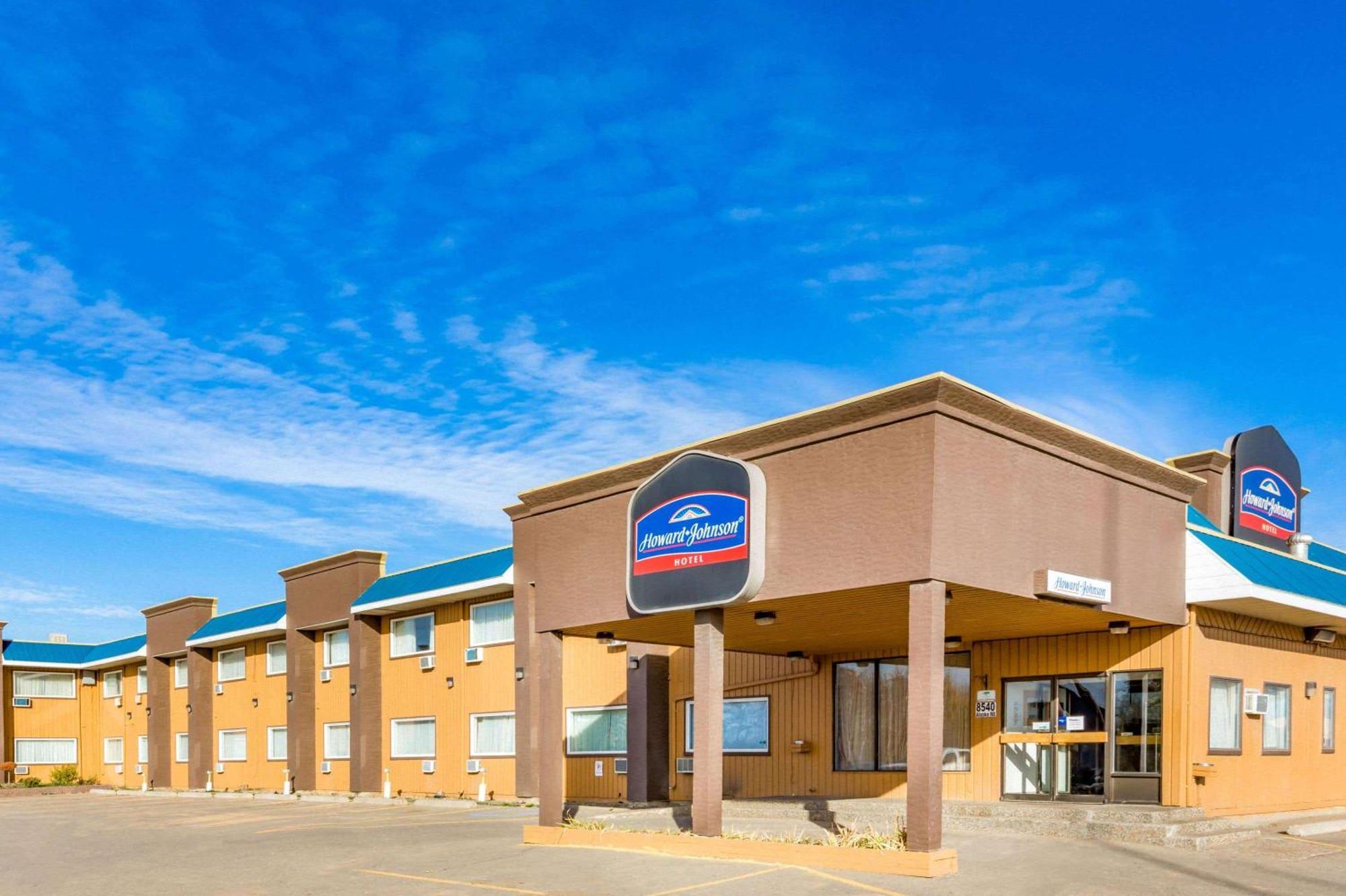 Howard Johnson By Wyndham Fort St. John Esterno foto