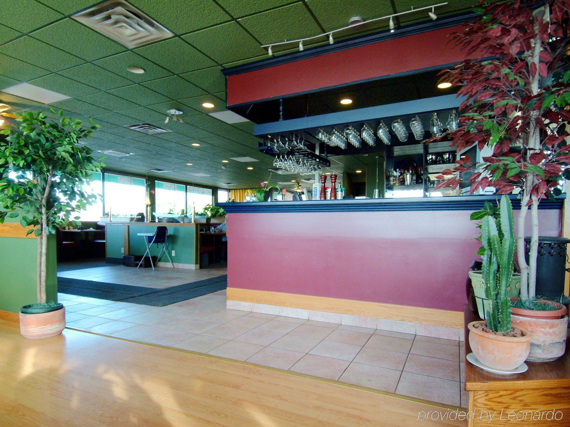 Howard Johnson By Wyndham Fort St. John Interno foto