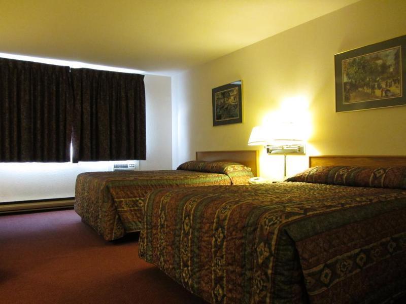 Howard Johnson By Wyndham Fort St. John Esterno foto