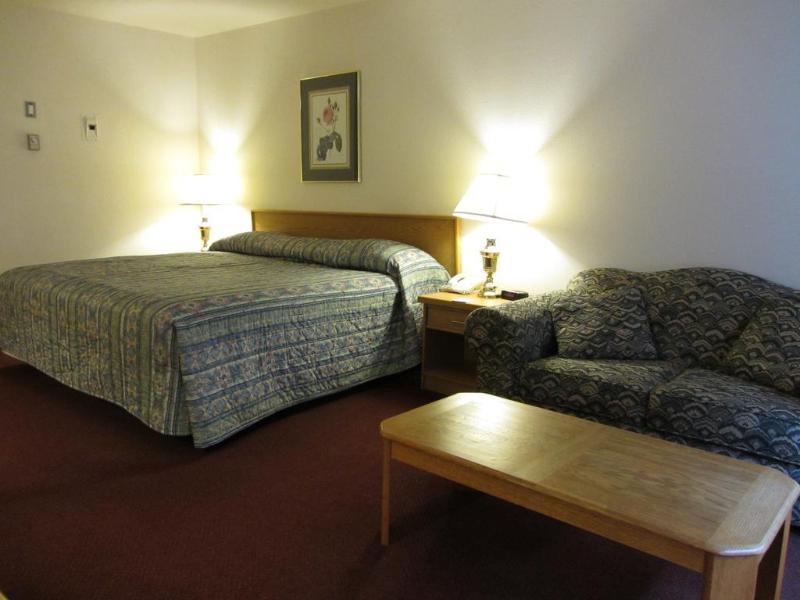 Howard Johnson By Wyndham Fort St. John Esterno foto